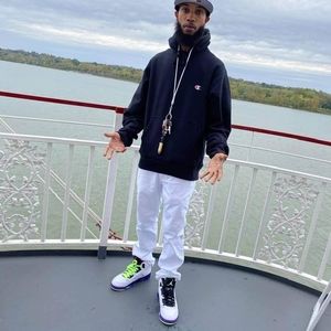 Meet your Posher, Vic